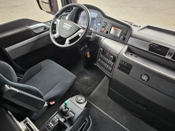 TGX 37.480 8x2-6 / HMF 85 t/m CRANE / KRAN